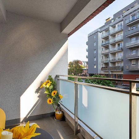 Comfortable Wojskowa Apartment By Noclegi Renters Познан Екстериор снимка