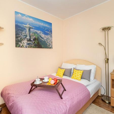 Comfortable Wojskowa Apartment By Noclegi Renters Познан Екстериор снимка
