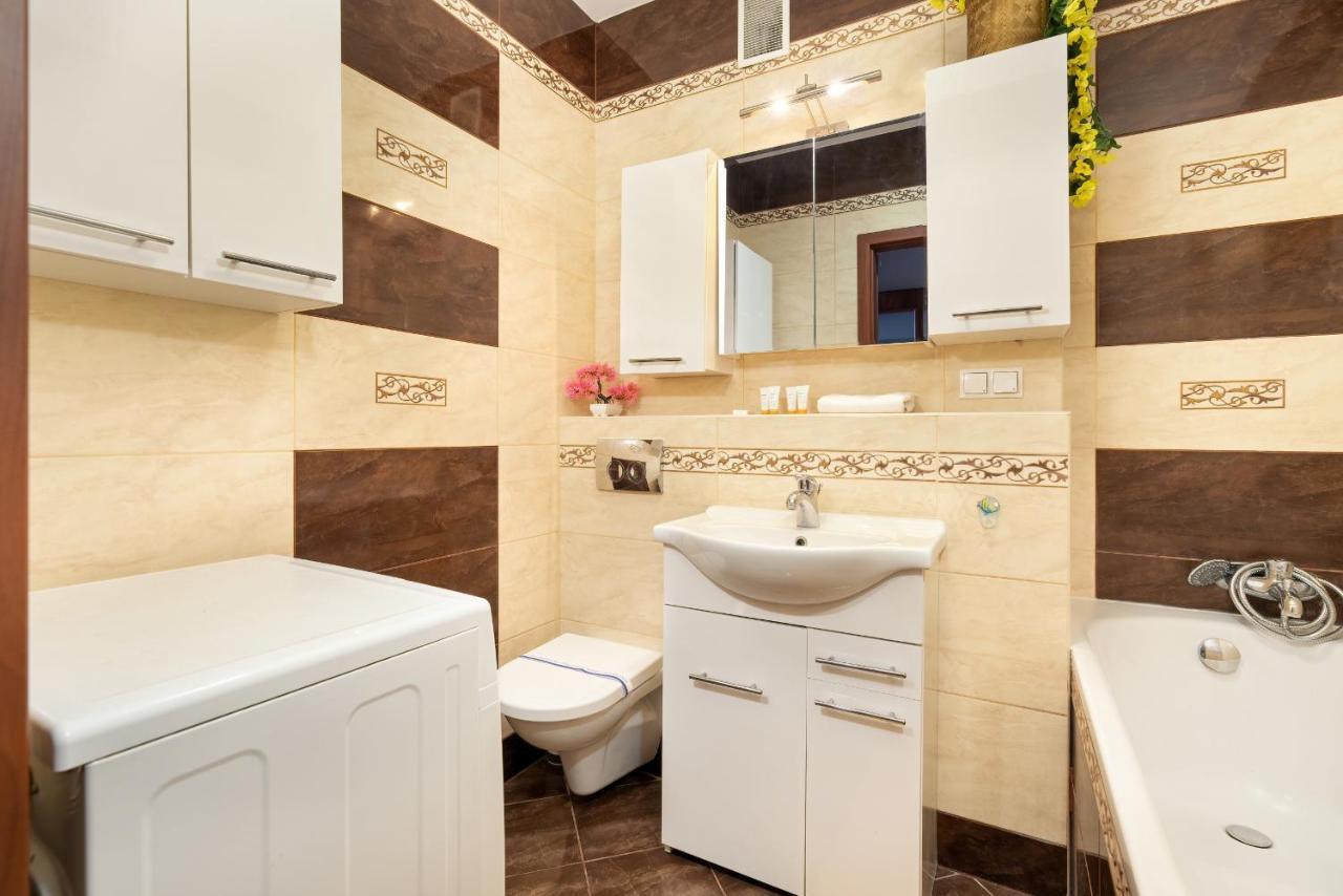 Comfortable Wojskowa Apartment By Noclegi Renters Познан Екстериор снимка